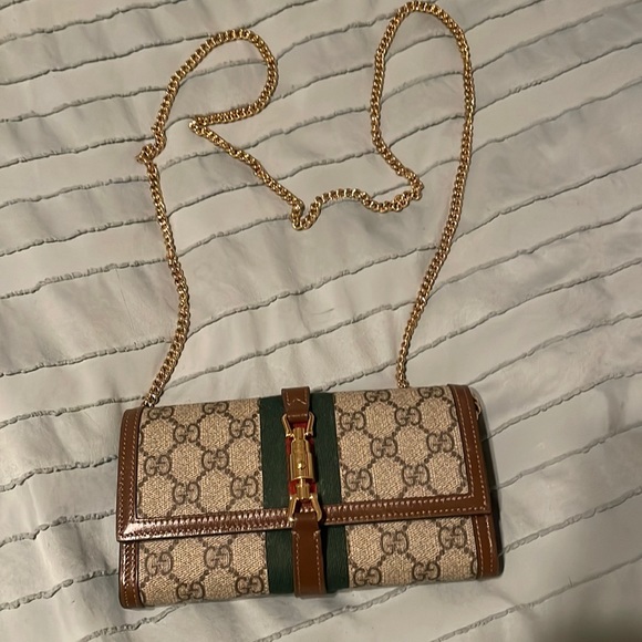 Gucci clutch with chain so also a crossover clutch. Perfect condition. Worn once - Picture 1 of 7